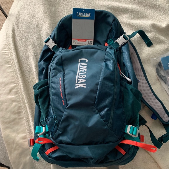 camelbak hiking